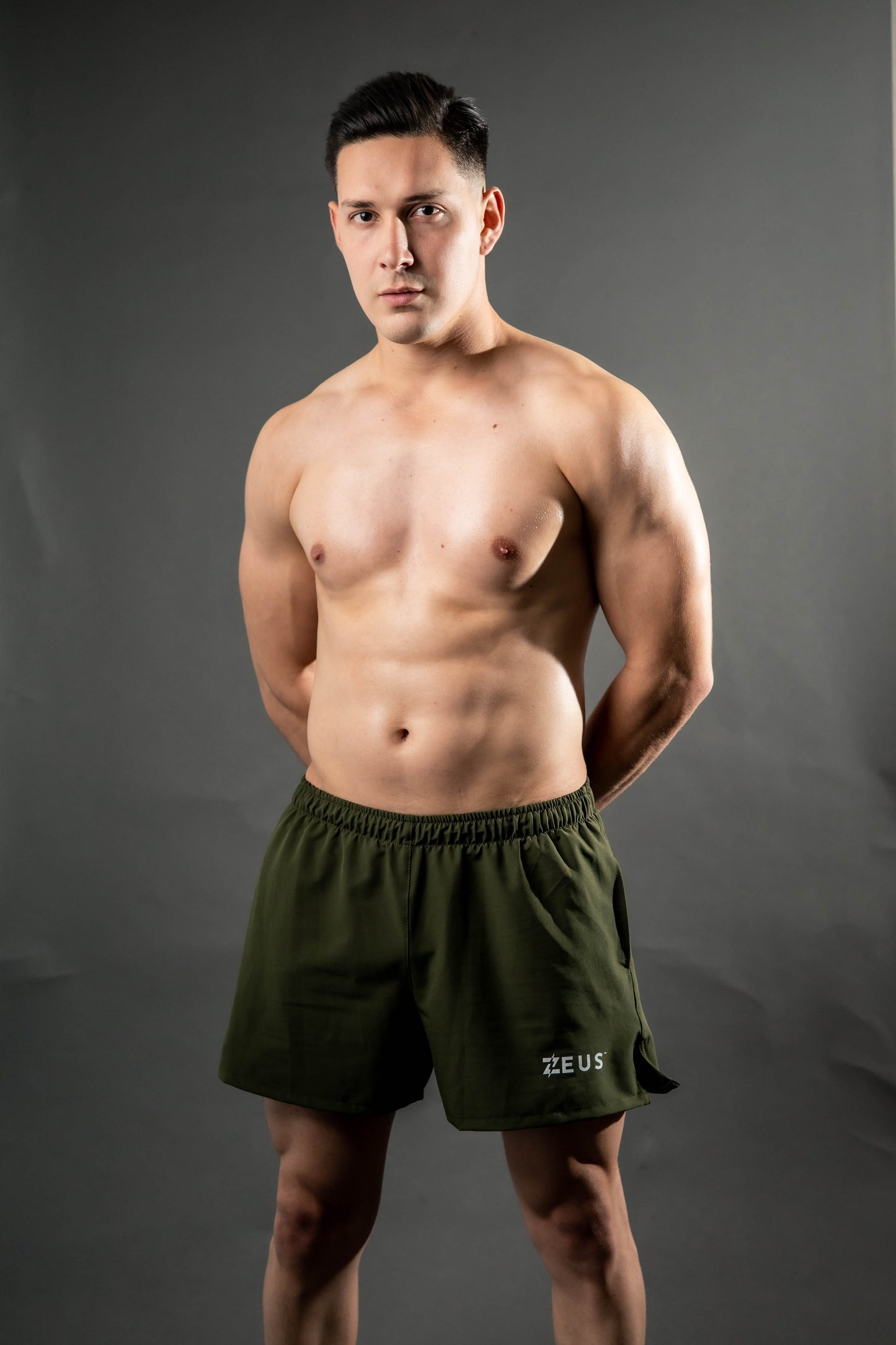 SHORT MILITAR GREEN "ZEUS"